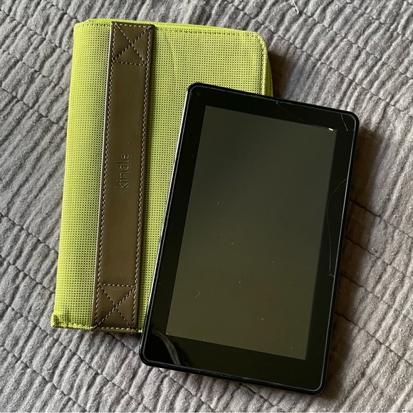 Amazon Kindle Fire 1st Generation 7” Screen Wifi Black Model DO1400 - Picture 2 of 11